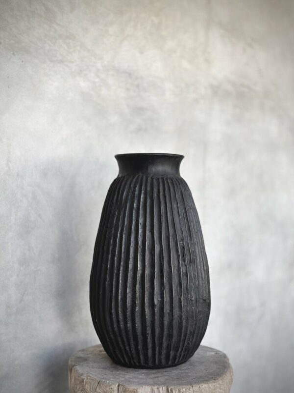 Manto vase, svart antikk