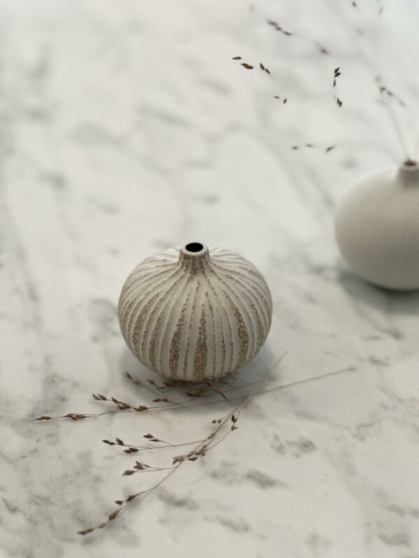 Bari vase small - beige m/hvite stiper