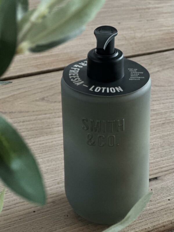 Hand & Bodylotion 400ml Amber & Freesia - Bilde 2
