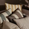 Strand outdoor pute, Dark Lichen/Parchment 50x50cm - Bilde 2