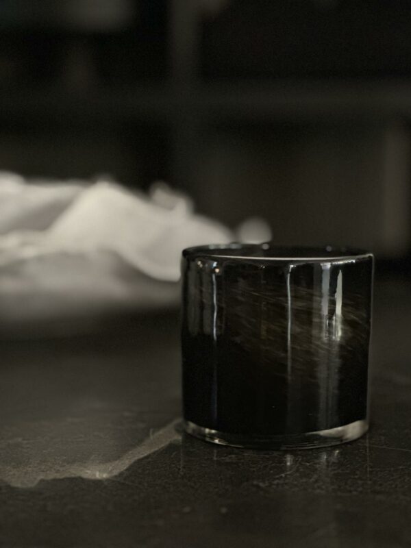Duftlys Ella - Liquorice & Sandalwood